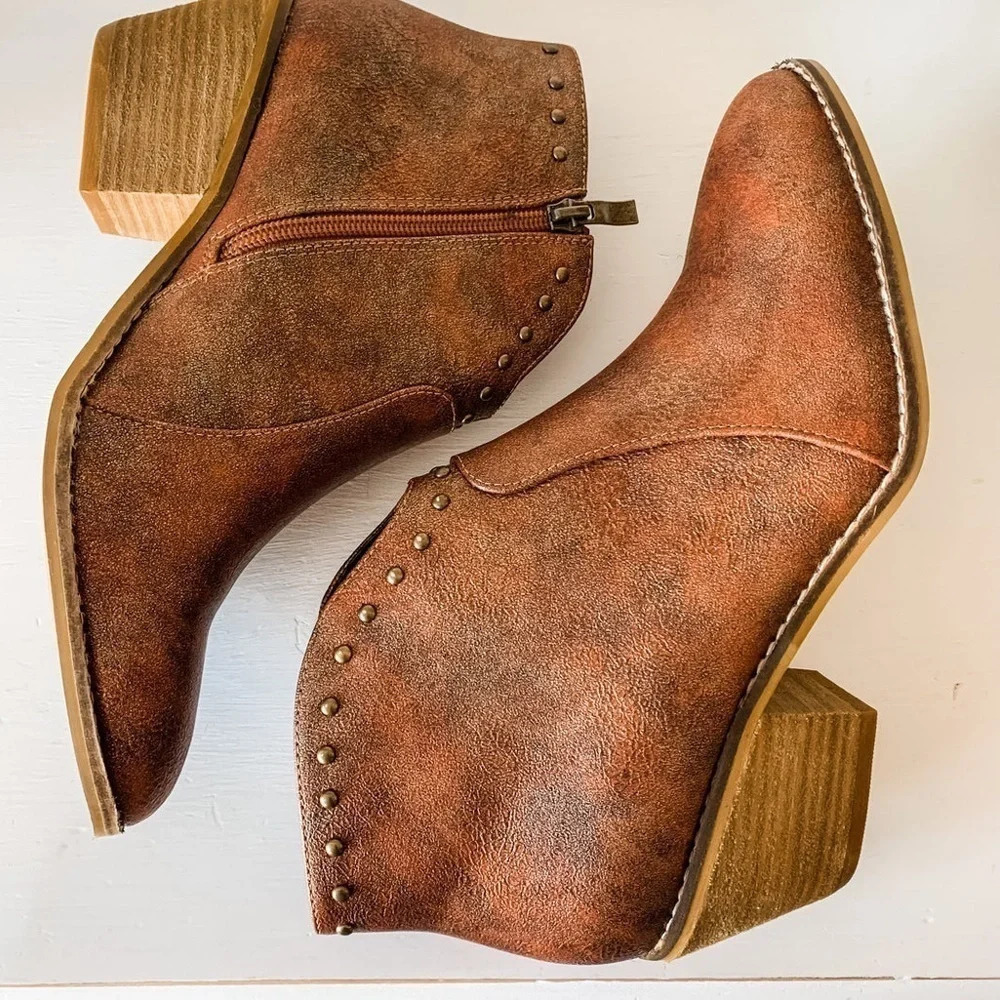 Corky’s Sz 8 Boutique Swifton Copper Distressed Studded Vegan Booties Boots